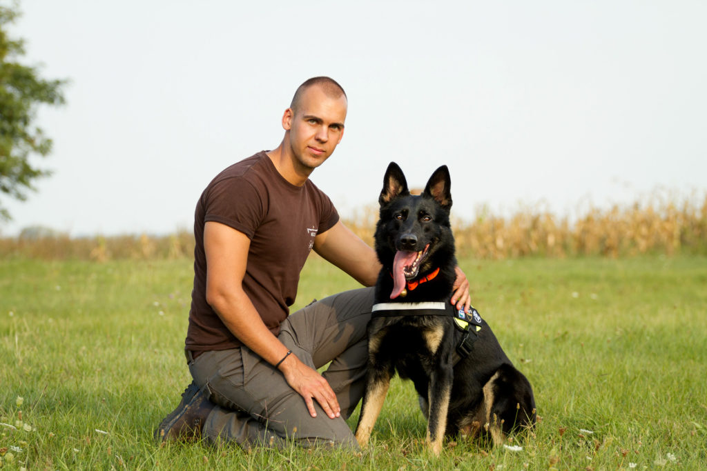 Gábor és kutyája Falco (Fotó: Gáti Oszkár Dániel)