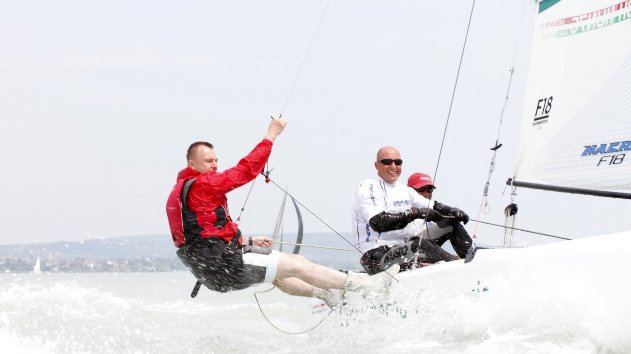 Szujó Zoltán regattázik