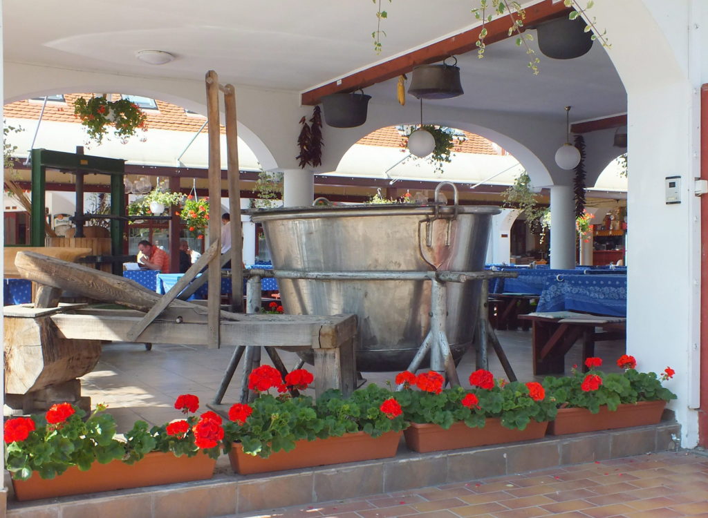 Fehértói Halászcsárda és Panzió