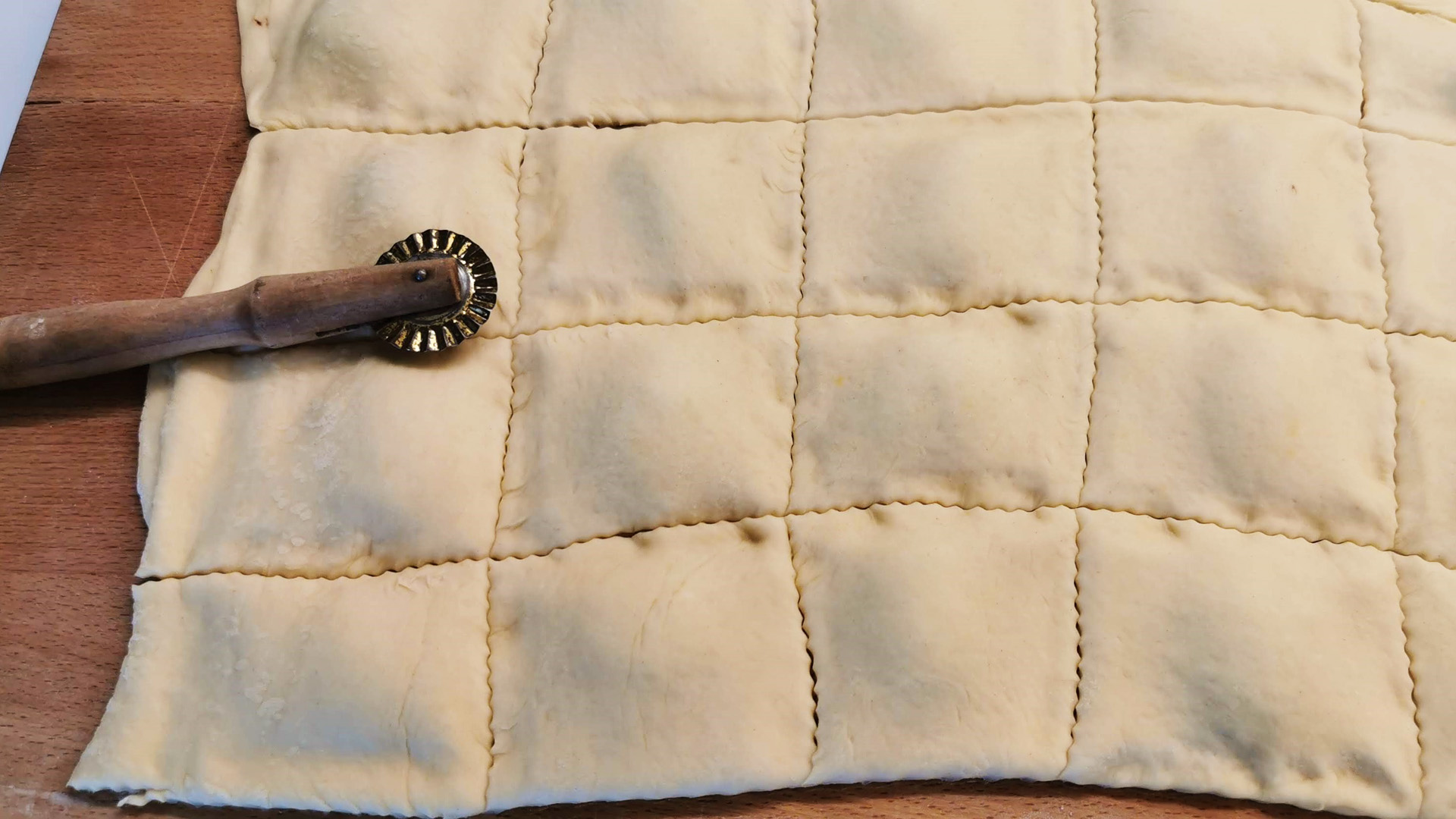 Most akkor kell krumpli a derelye tésztájába vagy nem?