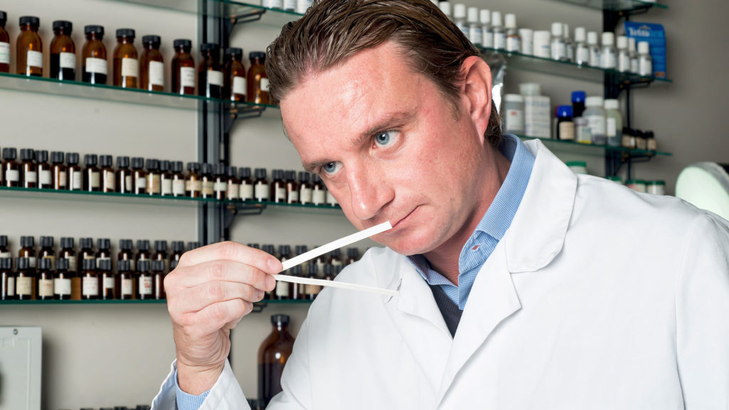 Az élelmiszervegyészek és a parfümőrök dolga sokban hasonlít