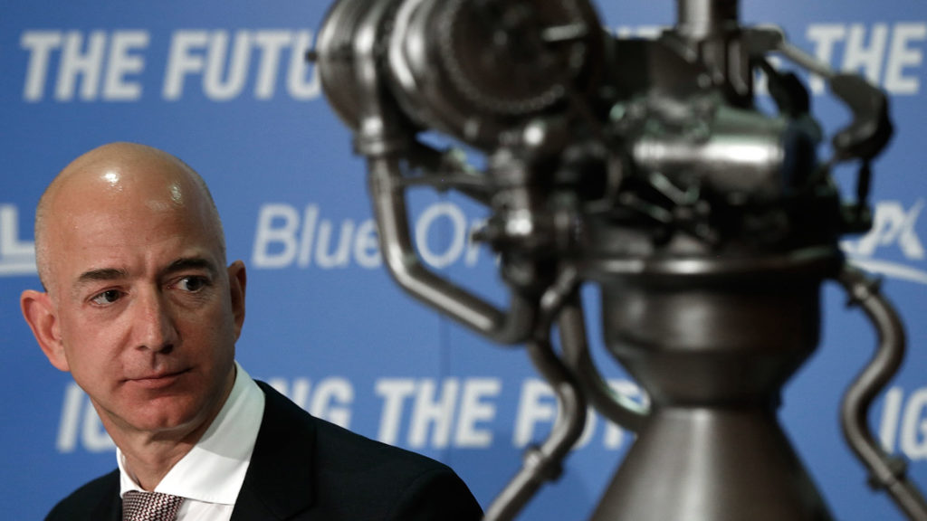 Júliusban indul az űrbe az Amazon vezére