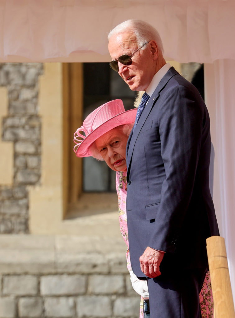 Joe Biden a szeretett édesanyjához hasonlította II. Erzsébet királynőt 