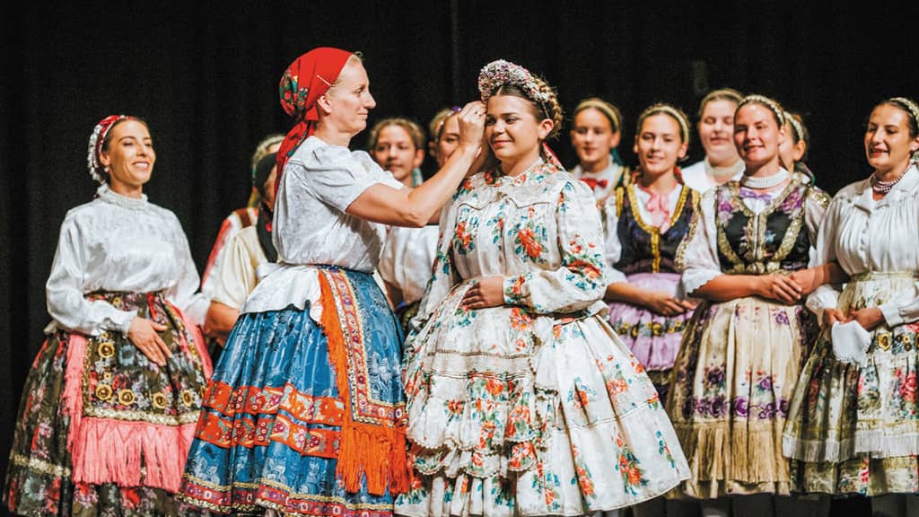 TERASZT NYIT A TÁNCMŰVÉSZET (X)