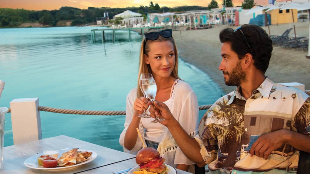 Holdfényes vacsorák, vízparti koktélozás a Lupán (X)