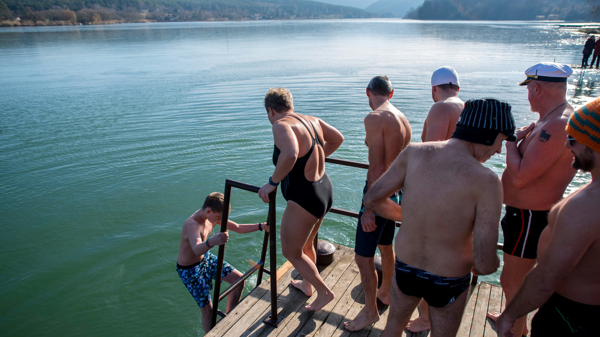 Élővízben úszni veszélyesebb, mint a medencében
