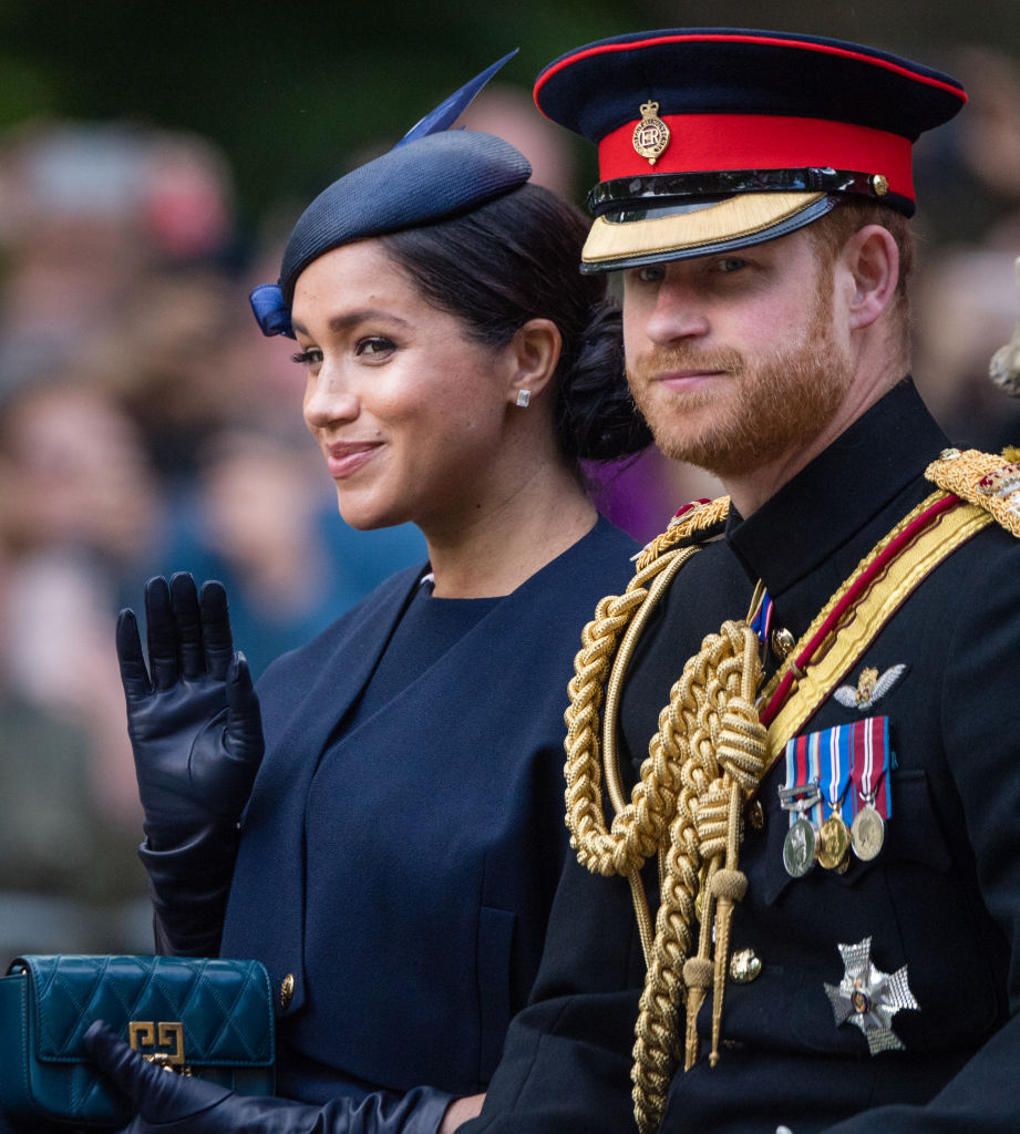 Harry és Meghan, még mindig élvezik a Sussex hercegének járó kiváltságokat, de a kötelességüknek már nem tesznek eleget 