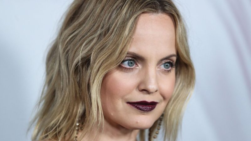 Tizenkét éves korában megerőszakolták, később többször is zaklatták az Amerikai szépség sztárját, Mena Suvarit