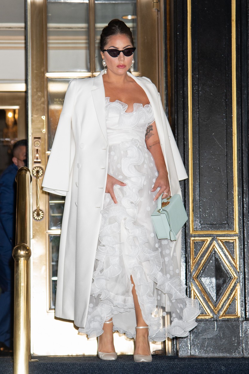 Sztárok fehér ruhában