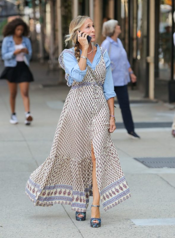 Carrie Bradshaw fast fashion ruhában 