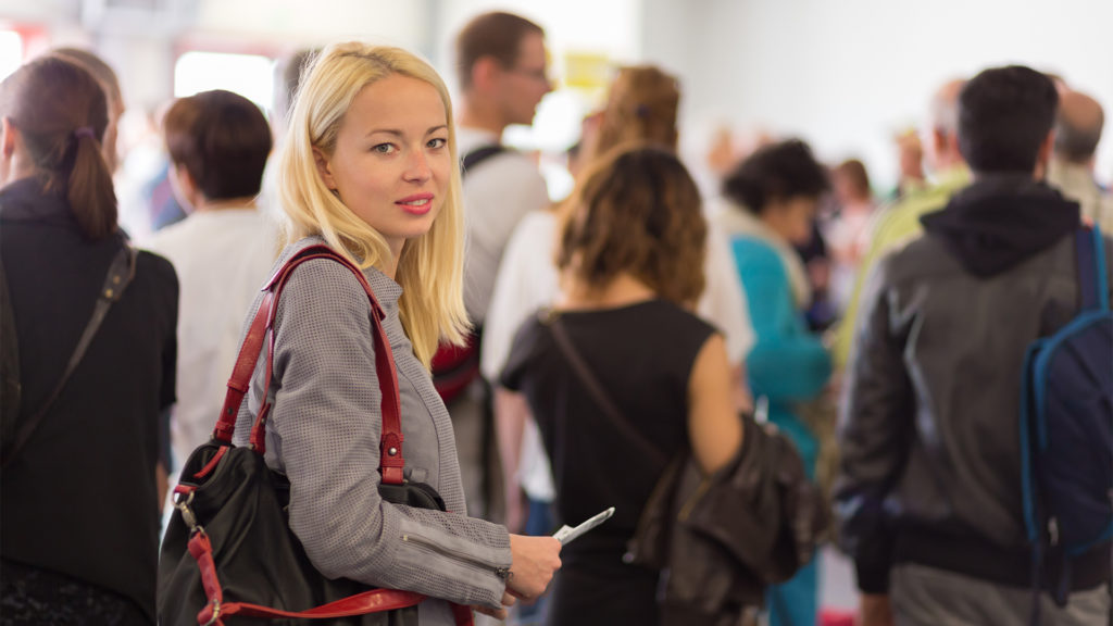 Egy hónapig nincs szabad időpont a budapesti kormányablakokban, okmányirodákban