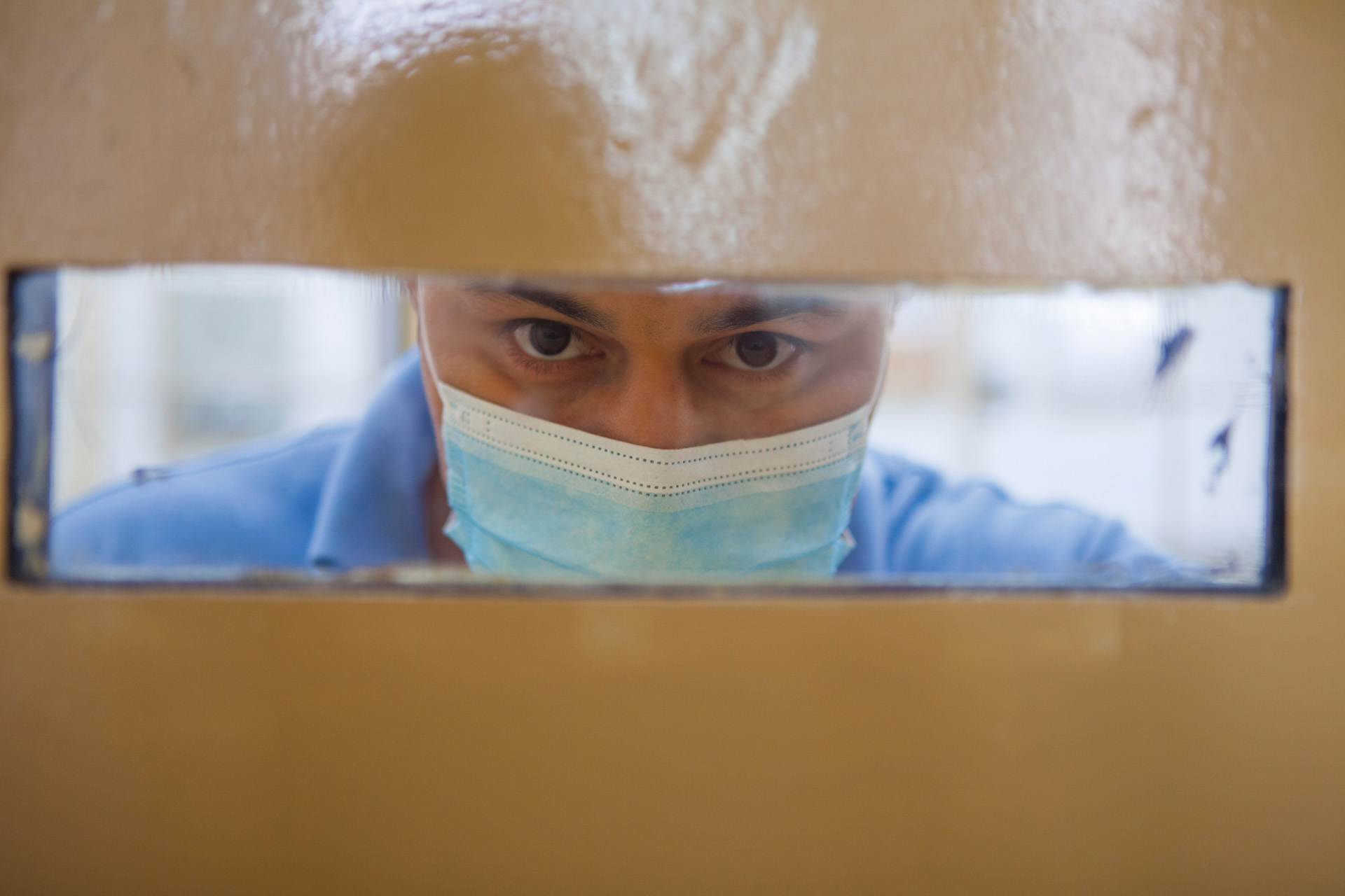 Menekültként érkezett Iránból, most a belvárosi börtönben börtönőr