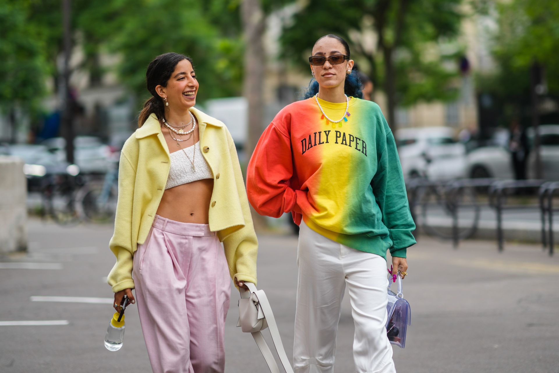 Színes charmokkal díszített nyaklánc - street style