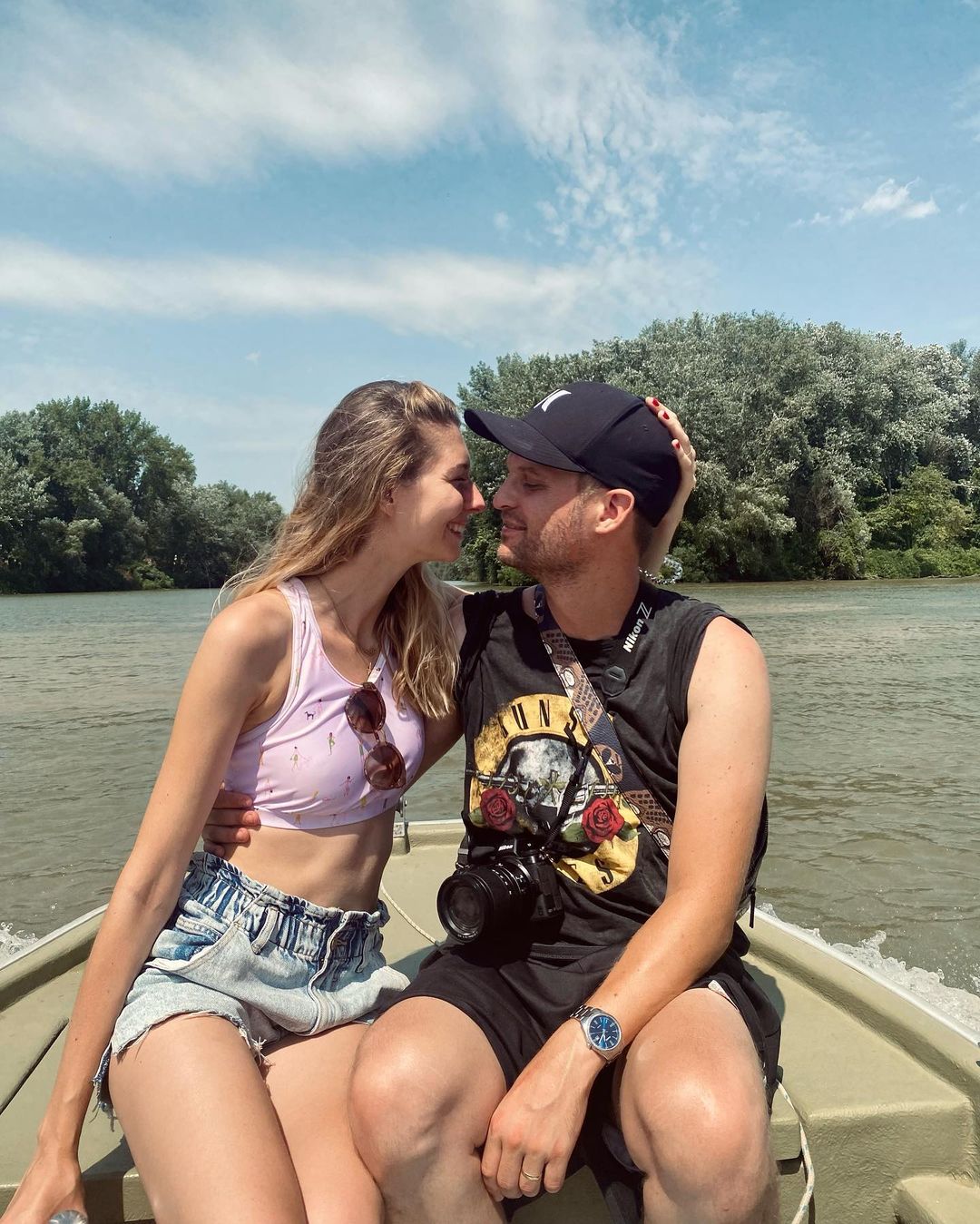 Dallos Bogi és Puskás Peti összeházasodik