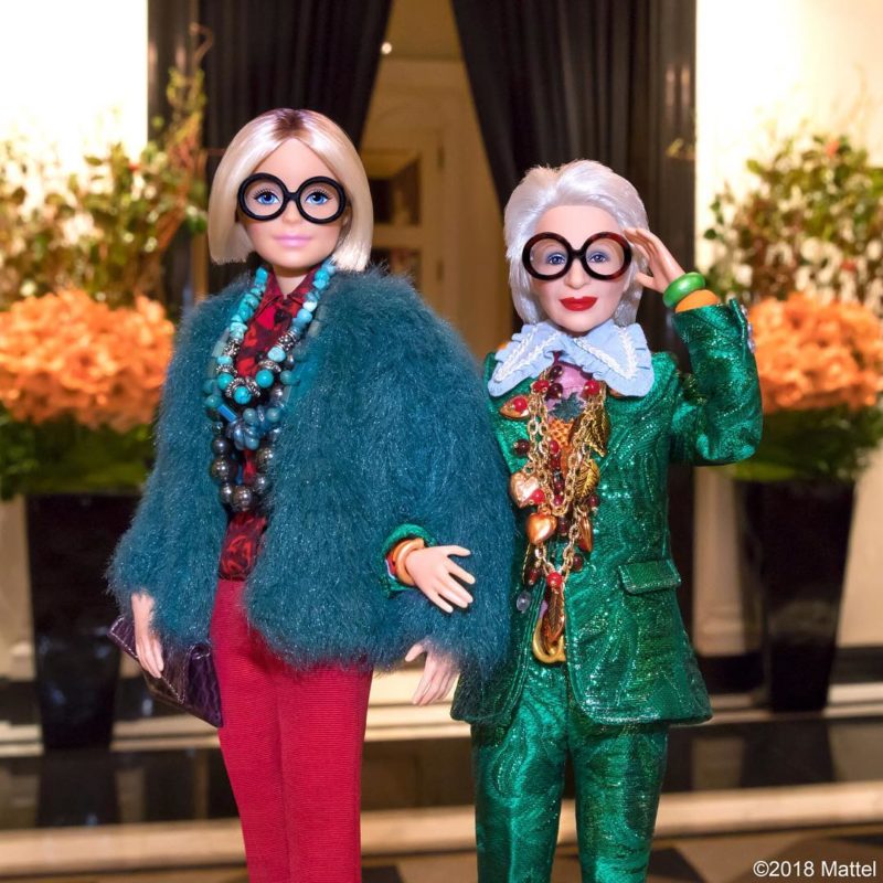 Iris Apfel Barbie babák