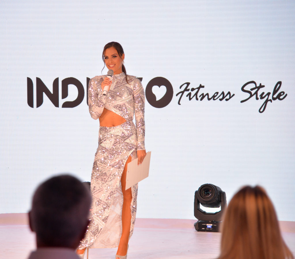 Gelencsér Tímea látványos ruhában vezette a rendezvényt