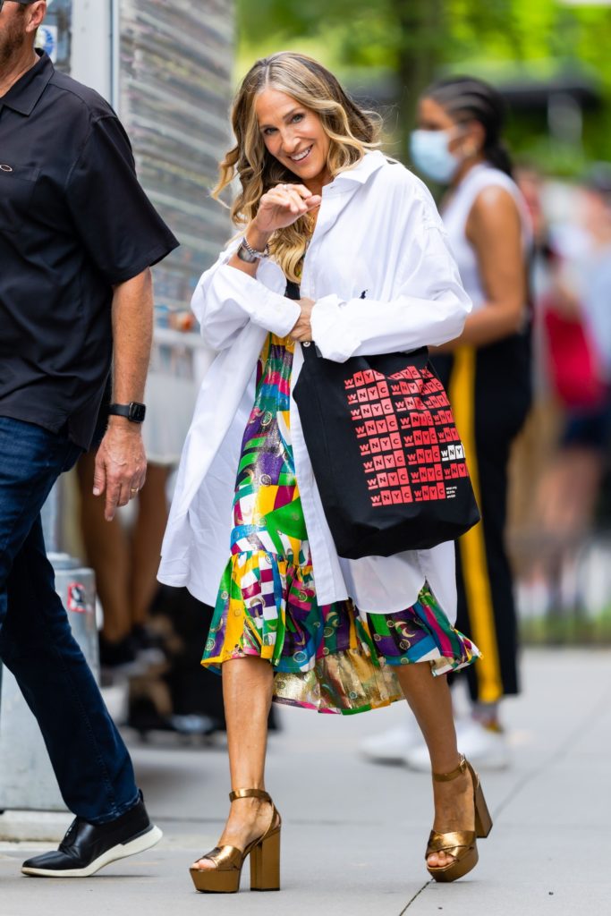 Mit szóltok a Szex és New York folytatásának új ruhakölteményeihez?