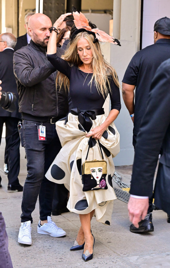 Mit szóltok a Szex és New York folytatásának új ruhakölteményeihez?