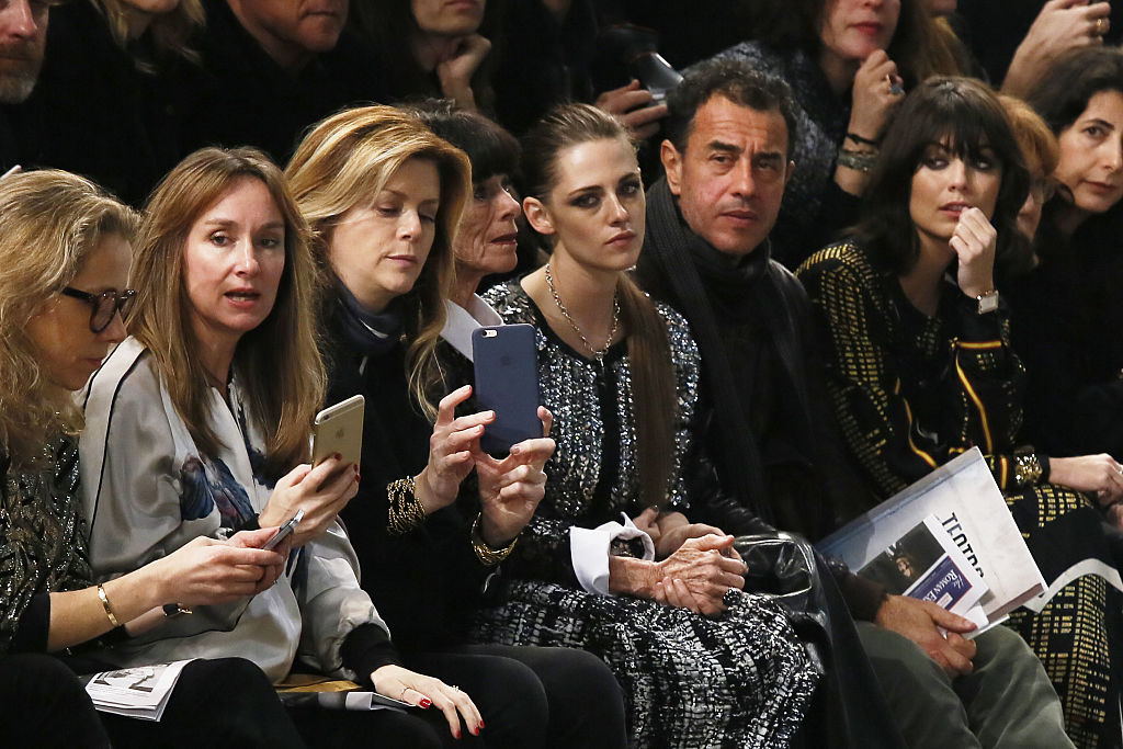 Kristen Stewart a Chanel divatbemutatóján