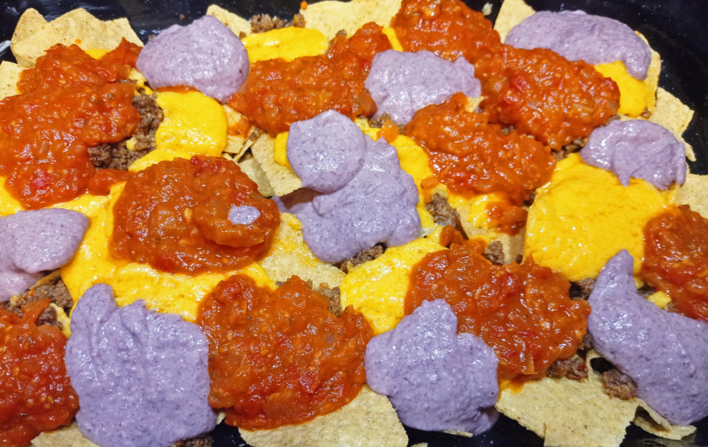 Tepsiben sült nachos grande