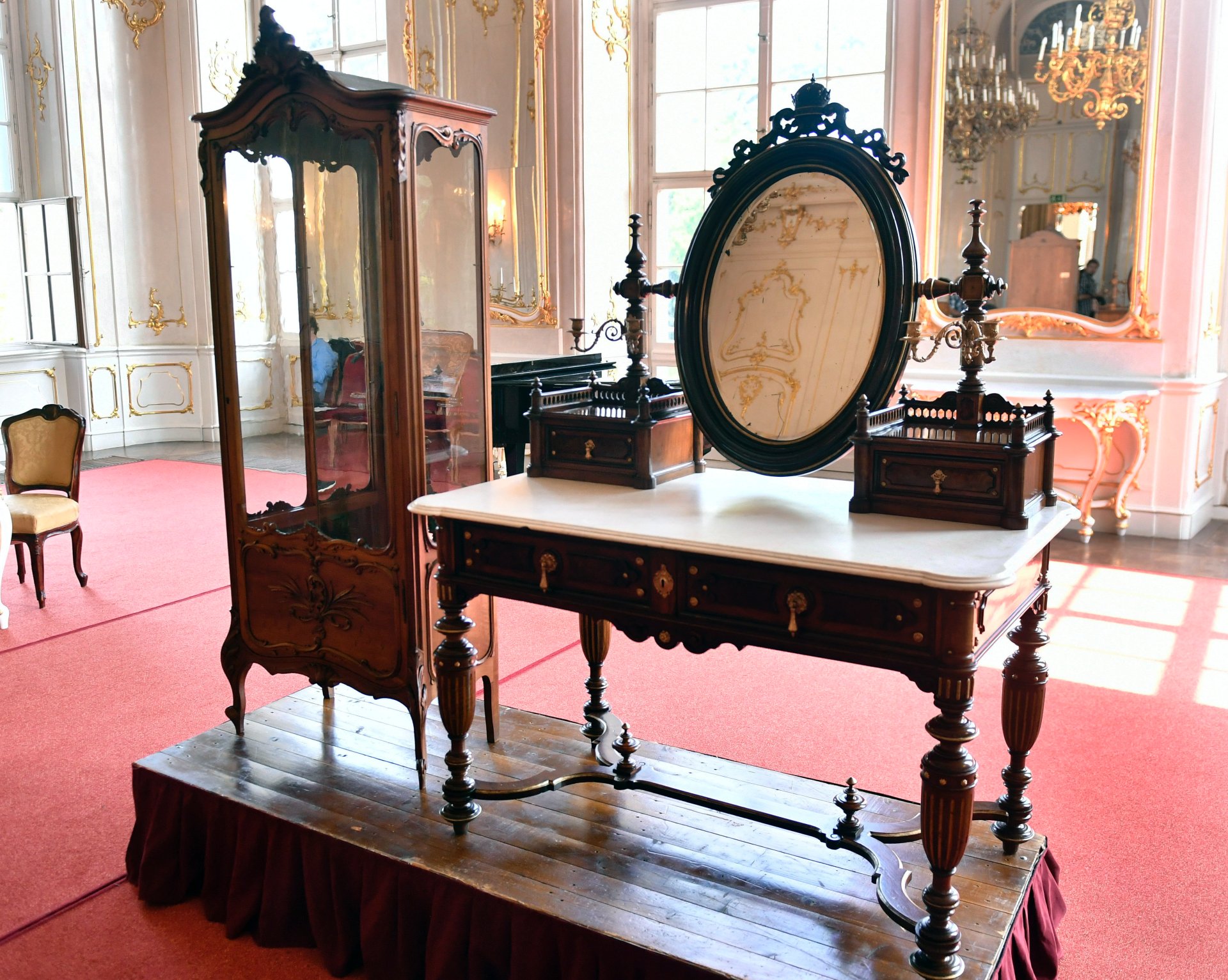 Visszavásárolta az állam Sissi személyes bútorait