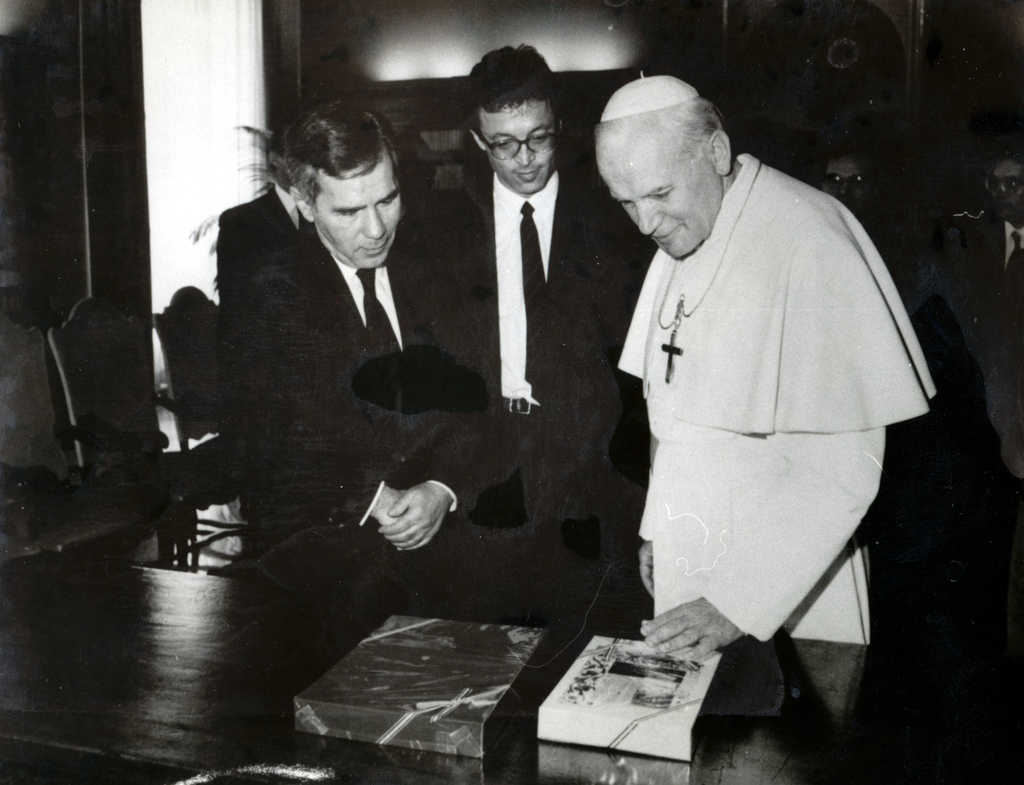 II. János Pál pápa Horn Gyulával