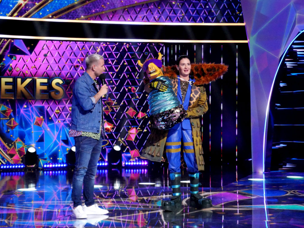 "Amikor felvettem a maszkot, kisebb pánikom volt" - Az Álarcos énekes Zsiráfja, Halastyák Fanni mesélt