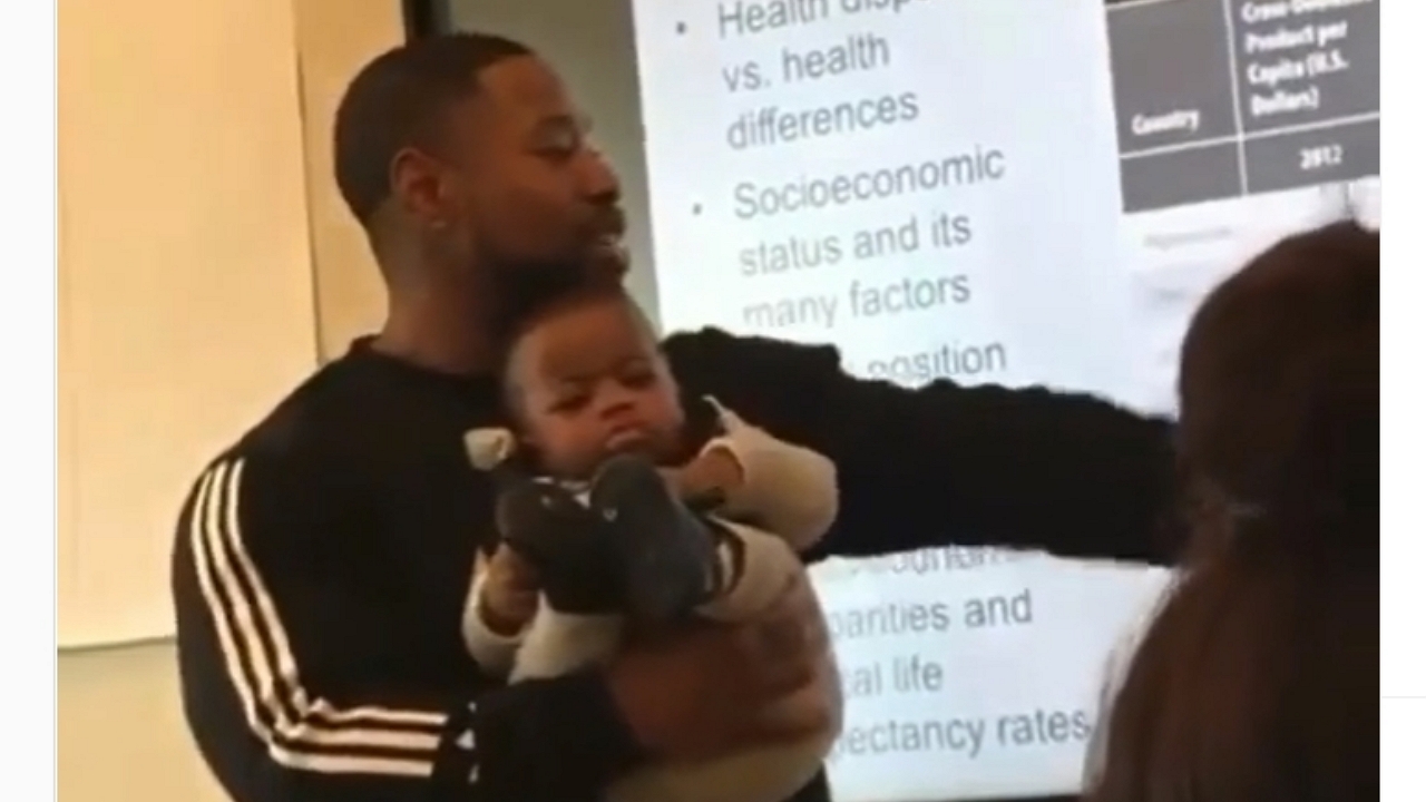 Nem tudta megoldani a diák a gyerekfelügyeletet, tanára vette kézbe a dolgot