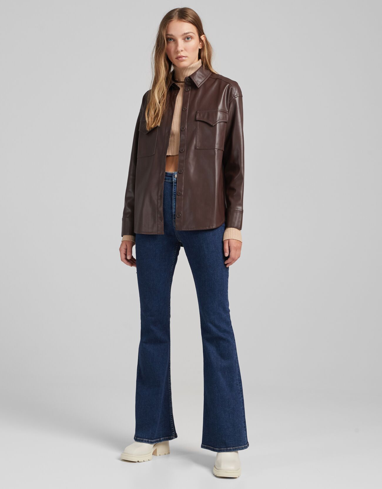 Sötétkék farmerek