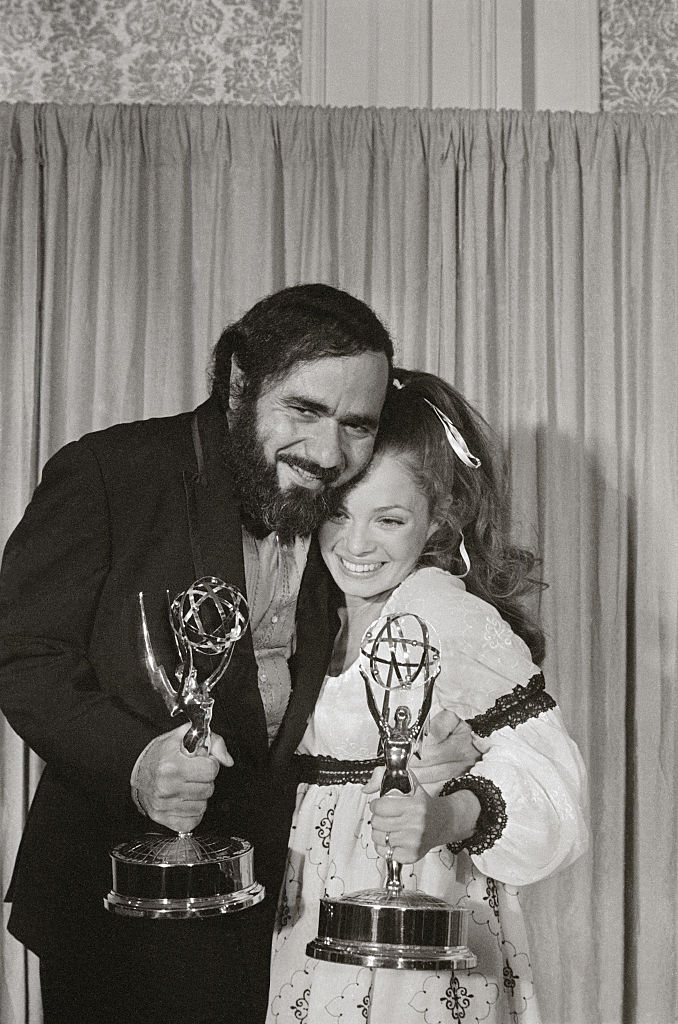 Karen Valentine és Michael Constantine a Room 222-ben kapptt Emmy-díjjal