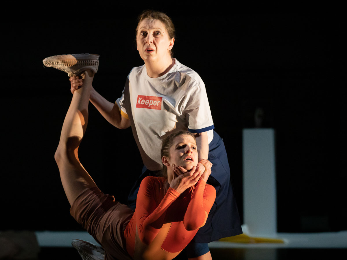 Képek a Kredenc a pincében maradt című előadásból