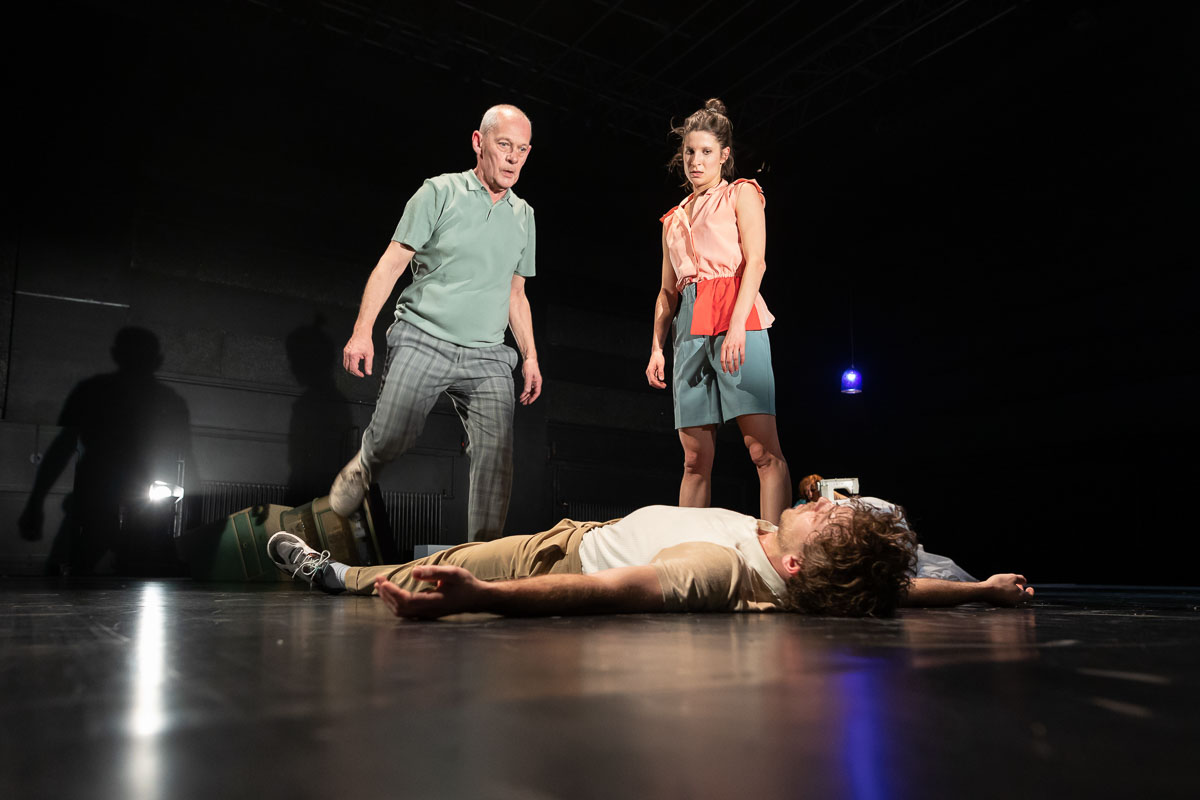 Képek a Kredenc a pincében maradt című előadásból