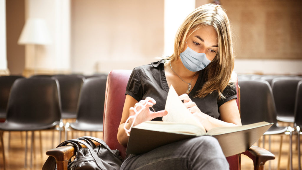 Nem kezdhetik meg a félévet az oltatlan hallgatók az orvosi egyetemen