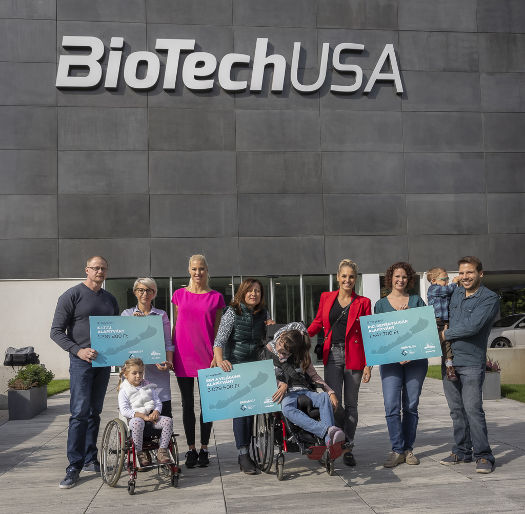 Rekord összegű adomány a BioTechUSA Ultrabalaton Charity díjátadón (x)
