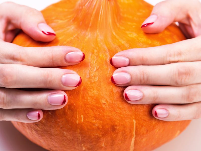 Vörös manikűr változatok