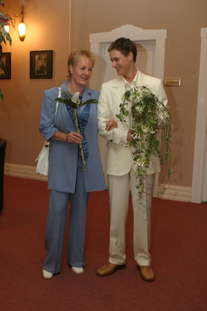 Kinizsi Ottó és az édesanyja, Szilvia