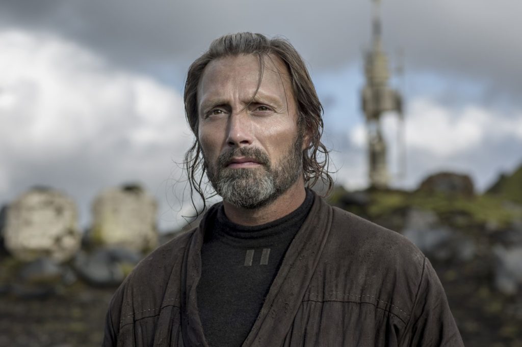 Mads Mikkelsen a Zsivány Egyes forgatásáról is elrakott ezt-azt
