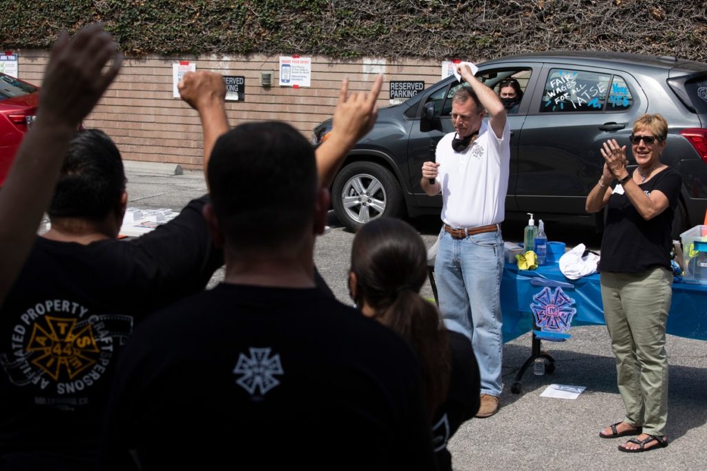 Mike Miller, az IATSE elnöke egy szeptemberi demonstráción (Fotó: Profimedia)