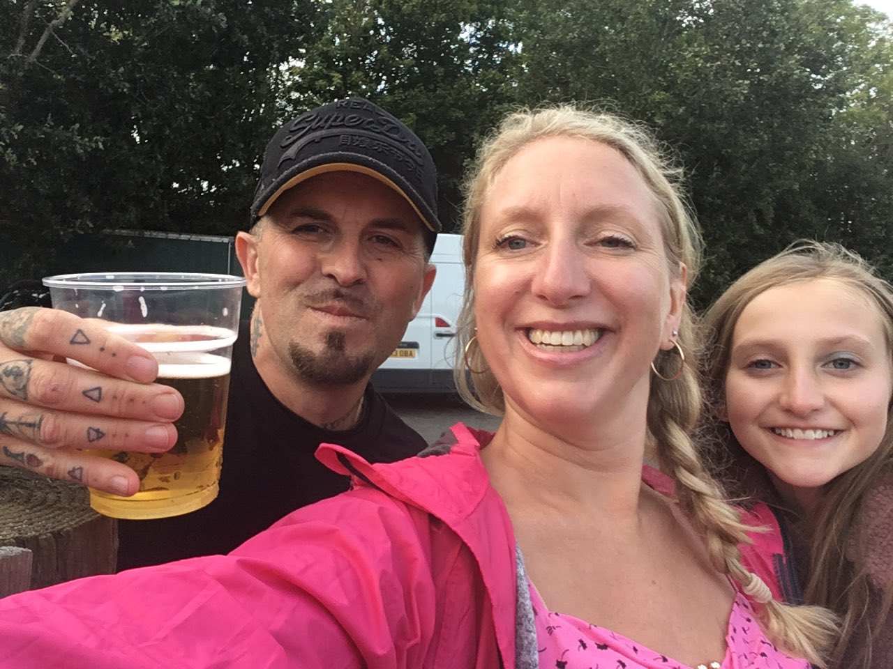 Terry Coldwell szelfiben vendégeskedik (fotó: Terry Coldwell Twitter-oldala)