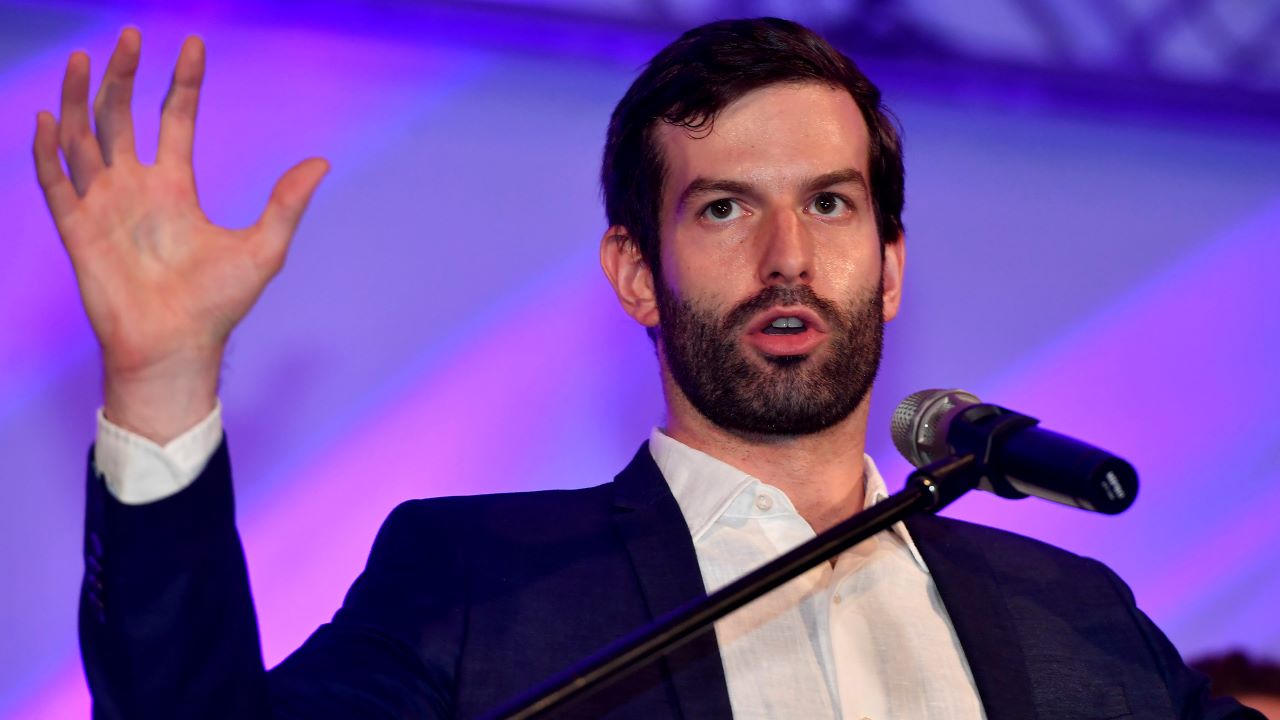 Fekete-Győr András apa lett