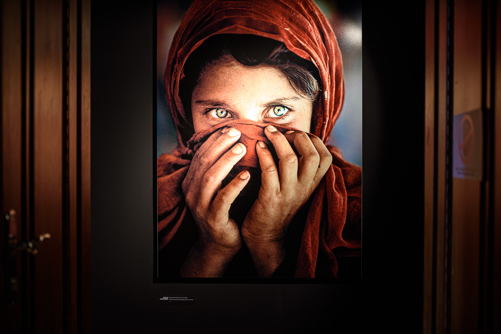 Steve McCurry Afgán lány című fotója