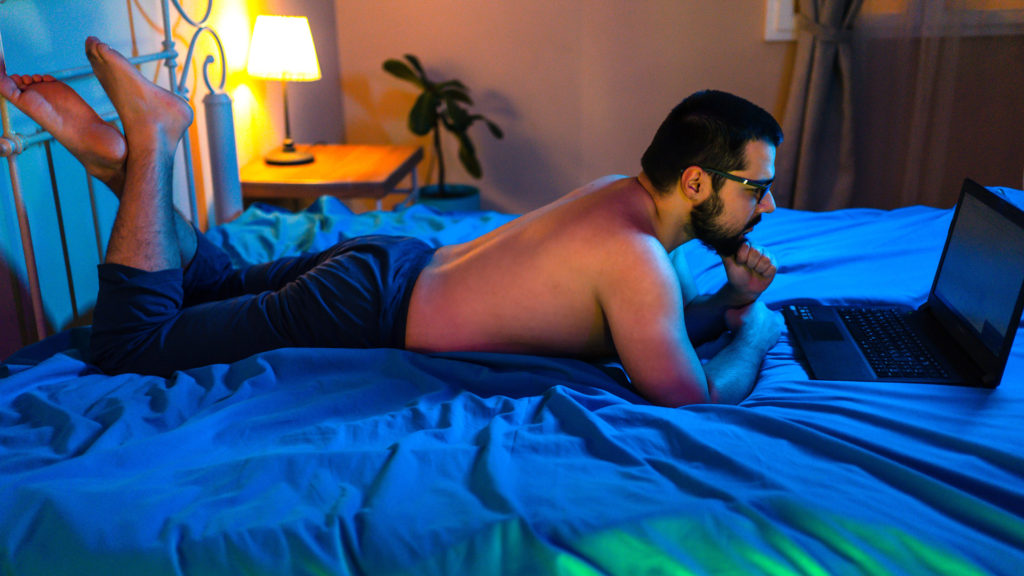 Attól, ha a férjed melegpornót néz a neten, nem lesz homoszexuális