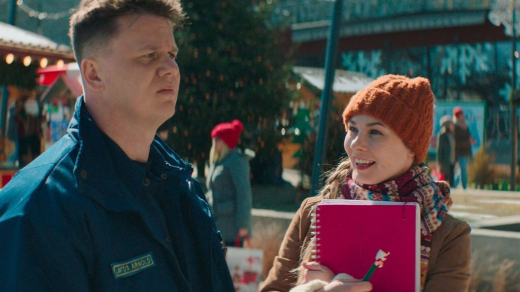 Nagykarácsony: magyar karácsonyi romkom a férfiasságában megalázott tűzoltóról, ami cseppet sem ciki