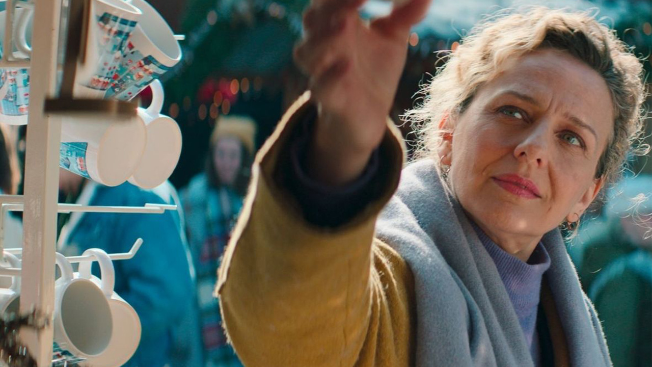 Nagykarácsony: magyar karácsonyi romkom a férfiasságában megalázott tűzoltóról, ami cseppet sem ciki