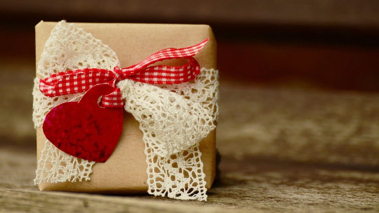 meglepetés ajándék