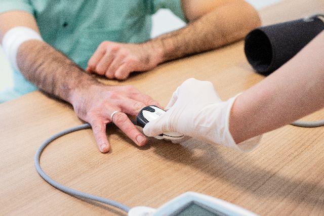 A donor hemoglobinszintjének ellenőrzése