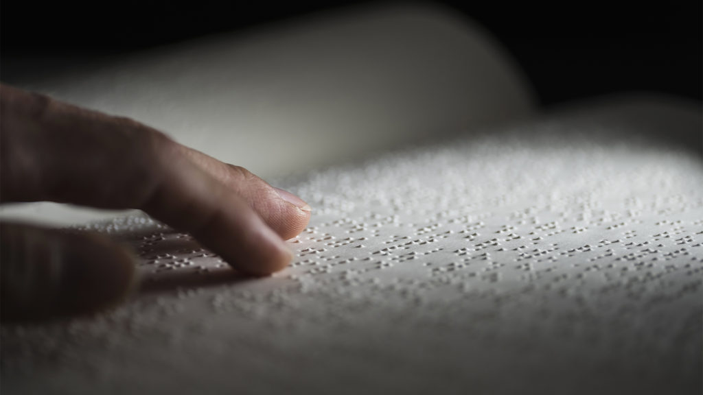 Így gördeszkázik a vagány vak férfi