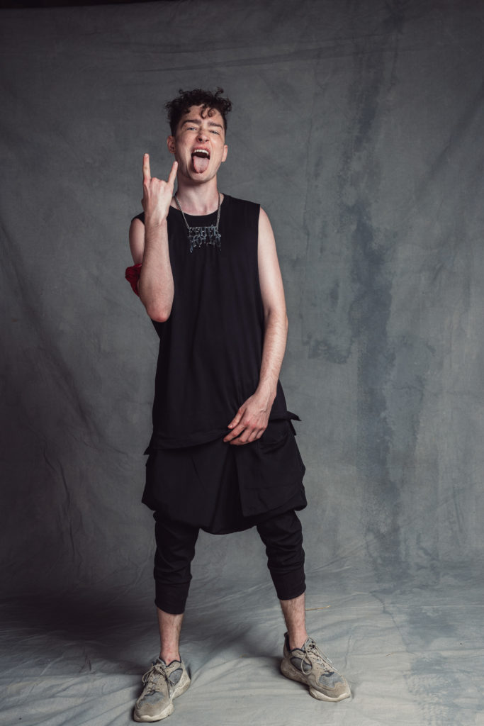 fehér holló Farm VIP