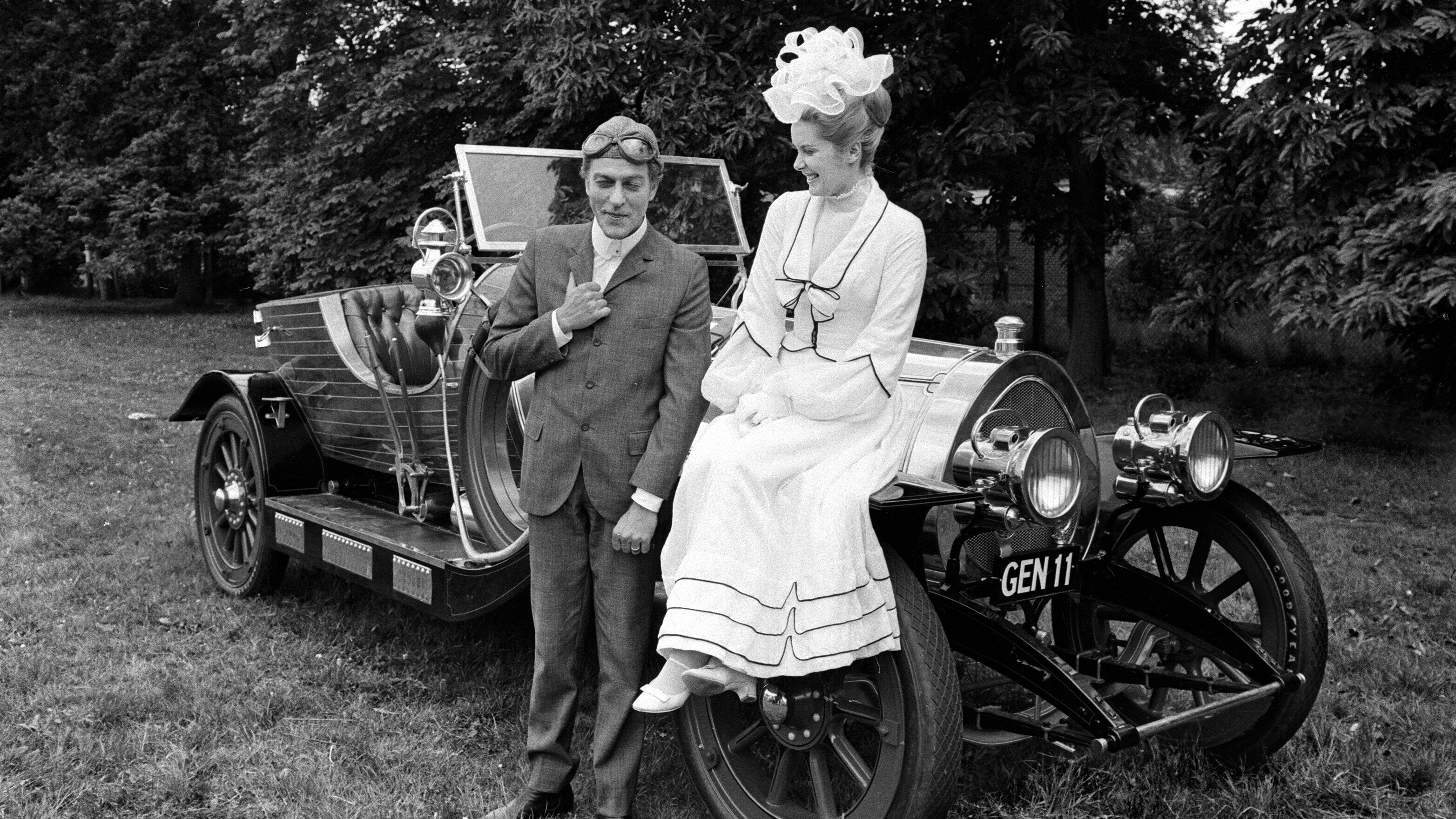 Dick Van Dyke és Sally Ann Howes a Csodakocsi forgatásán.