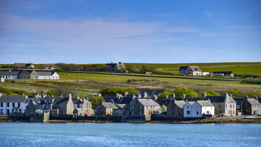 Távoli szigetre költözött a család a nagyvárosból